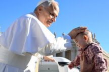 Catequese do Papa: viver a fraternidade não é impossível, atenção ao narcisismo