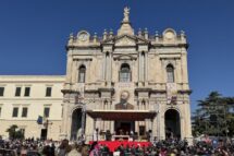 Parolin em Pompeia: cidade de esperança, oração e misericórdia