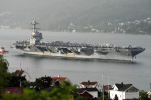 Aumenta a tensão entre EUA e Venezuela. O porta-aviões Ford está no Caribe