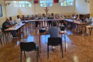 Cabo Verde – Irmãos Capuchinhos refletem sobre sustentabilidade com os seus colaboradores