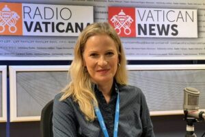 Jornalista brasileira recebe Prêmio “Sentinela da Criação” por um jornalismo inclusivo