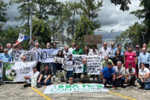 Equador, Igreja na linha de frente contra as minas que devastam e matam