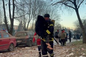 Após ataque russo contra civis, bispo de Ternopil pede a oração de todos