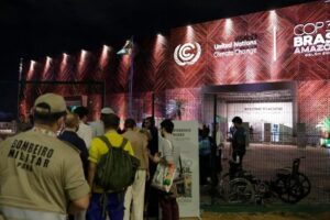 COP30: possível último dia da Cúpula, incêndio atrapalha negociações