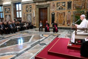 O Papa: nos processos de nulidade matrimonial, são necessárias misericórdia e justiça