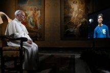 Papa aos jovens: construir pontes, não muros. A Igreja não tem partido político