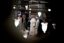 O Papa na “Mesquita Azul” de Istambul, visita em espírito de recolhimento e escuta