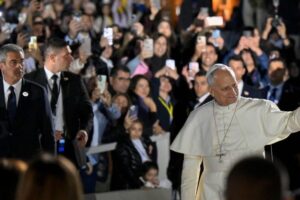 Papa a jovens do Líbano: fazer caridade e dar espaço diário a Deus, como São Charbel