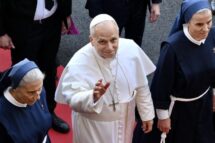 Leão XIV no Hospital de la Croix: não podemos esquecer os mais frágeis