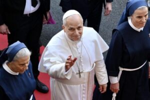 Leão XIV no Hospital de la Croix: não podemos esquecer os mais frágeis