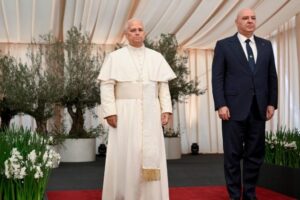 O Papa despede-se do Líbano: a todos, os meus votos de paz. Cessem os ataques e as hostilidades