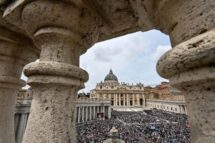 Papa extingue Comissão de doações à Santa Sé