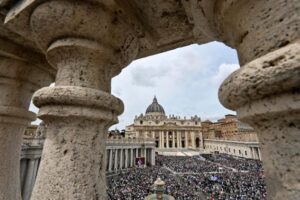 Papa extingue Comissão de doações à Santa Sé