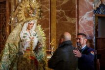 Em Sevilha, rosto da Virgem de Macarena volta a seu esplendor original