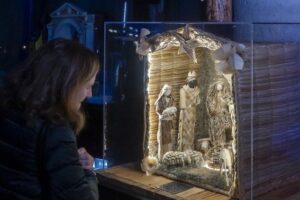 Brasil participa da exposição “100 Presépios no Vaticano” com obra de artesã do Rio