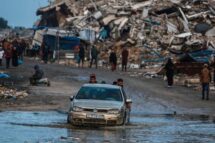 Tempestade Byron atinge a Faixa de Gaza, deixando 850 mil deslocados em risco