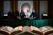 O Papa na Biblioteca do Senado para visitar a exposição sobre a Bíblia