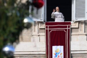 O Papa: acreditar na paz e escolher o caminho desarmado de Jesus e dos mártires