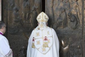 Fechada a Porta Santa da Basílica de São Paulo. Harvey: a esperança não foge das crises do mundo