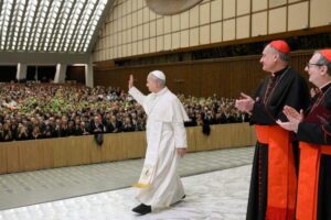 Papa: os jovens são o futuro do mundo e precisam de modelos autênticos de santidade