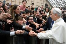 Papa aos jovens: “Uma vida de curtidas sem afeto nos decepciona”