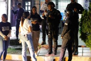 Venezuela liberta dezenas de presos políticos. Busca-se canal diplomático com os EUA