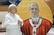 Apresentado ao Papa mosaico com o retrato para a Basílica de São Paulo Fora dos Muros