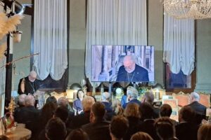 Barriga de aluguel, Gallagher: a pessoa não pode ser objeto de transação