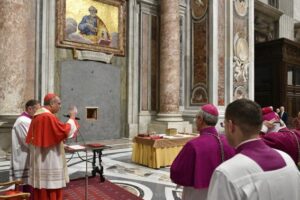 Basílica de São Pedro, selada a Porta Santa