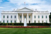 Cardeais Cupich, McElroy e Tobin: questionado o papel moral dos EUA no mundo