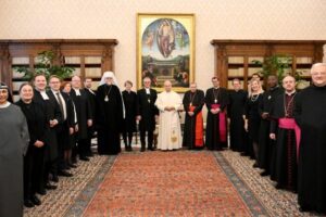 Papa: a missão dos cristãos é levar a luz do Senhor aos cantos mais sombrios do mundo