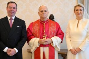 Leão XIV recebe o grão-duque Guilherme e a grã-duquesa Stéphanie de Luxemburgo