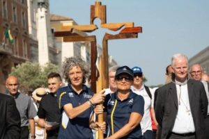 Cruz Olímpica chega em Milão para Jogos de Inverno pela “promoção da paz”, afirma o Papa