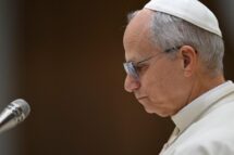 Vítima irlandesa de abusos encontra o Papa: “Ele sentiu a minha dor”