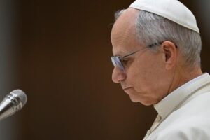 Vítima irlandesa de abusos encontra o Papa: “Ele sentiu a minha dor”