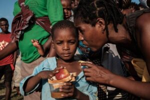 Campanha “Manos Unidas” da Espanha deste ano: combater a fome, alimentando a paz