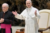 Papa: Deus fala através da Bíblia, devemos interpretá-la sem fundamentalismos