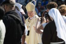 Cardeal Cupich pede à Casa Branca que se desculpe por publicação no Truth