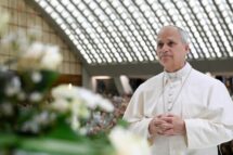 Papa: a Quaresma, fonte de força e tempo para carregar a própria cruz e seguir a Cristo