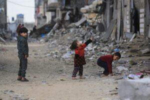 Cardeal De Mendonça participa de lançamento de livro sobre cartas de crianças a fabricantes de armas