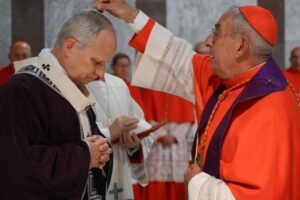 Papa: nas cinzas está o peso de um mundo em chamas. A Quaresma estimula a conversão