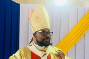 Dom Zeca Martins questiona o Governo e alerta para o risco de nos habituarmos à pobreza