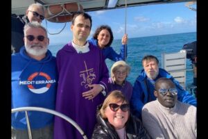 Migrantes: no mar, a oração pelas vítimas esquecidas do ciclone Harry