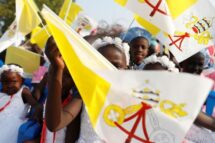 “Estamos muito felizes!”: a festa na Europa e na África pelas viagens do Papa Leão XIV