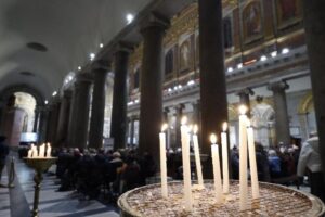 Ucrânia: rezemos para que o sol da paz ilumine a escuridão da guerra, diz o cardeal Zuppi