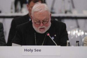 Gallagher: uma paz justa e duradoura deve pôr fim à trágica guerra na Ucrânia