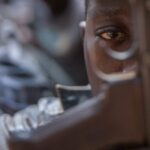 No Sudão, crianças de apenas 10 anos são recrutadas para a guerra