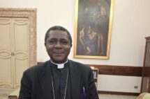 Papa, mensageiro da paz em um país difícil, diz presidente dos bispos de Camarões