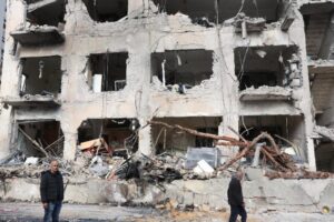 Confirmada morte de Khamenei, enquanto continuam ataques EUA-Israel