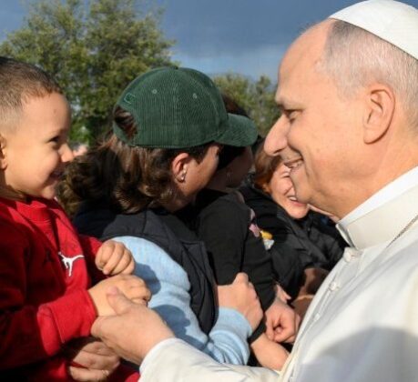 O Papa em Torrevecchia: todos podem ser construtores de paz e reconciliação